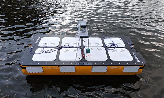 MIT از قایق خودران با ظرفیت حمل دو سرنشین رونمایی کرد