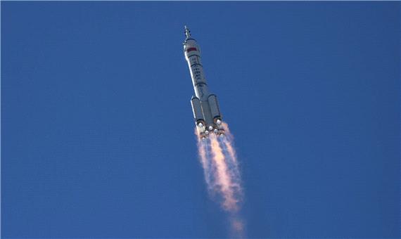 چین سه فضانورد را با موفقیت به ایستگاه فضایی جدید خود پرتاب کرد